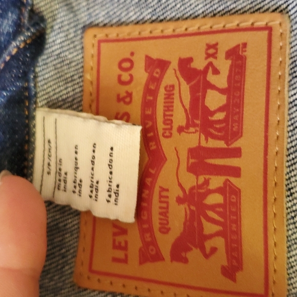 Levi's Trucker Denim Jacket in Forever Dark size S NWOT - Picture 4 of 6